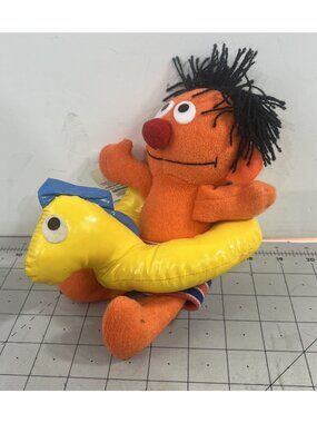 Vintage Applause Sesame Street Ernie Bath Toy With Inflatable Yellow Duck Float
